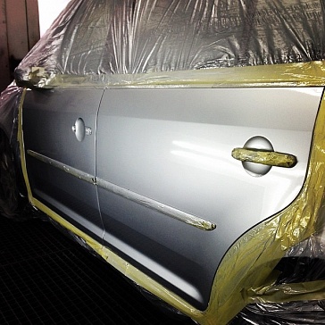 Покраска двери Volkswagen Touran