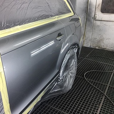 Покраска крыла Audi Q7